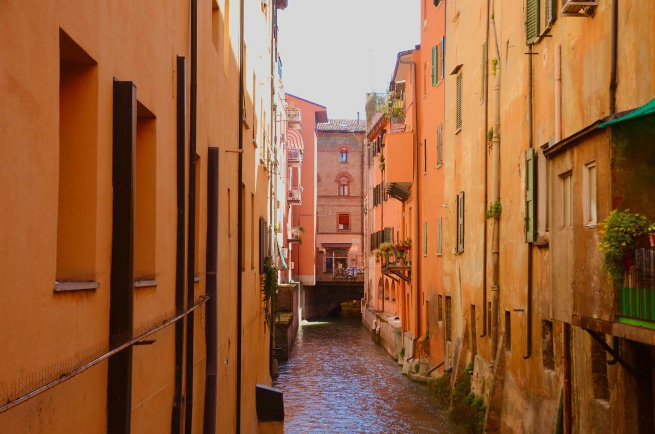 My Home In Bologna - La Rossa Luaran gambar